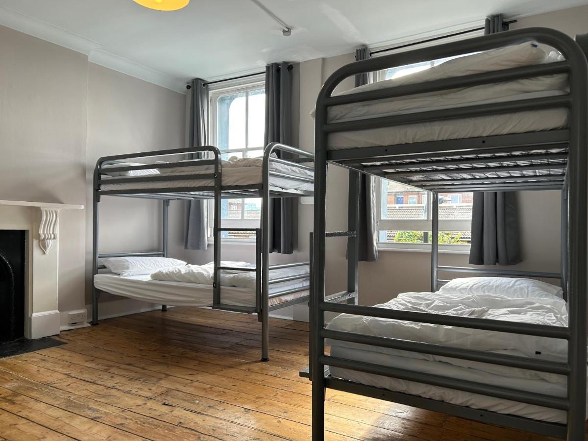 Cricketers Hostel Londres Exterior foto